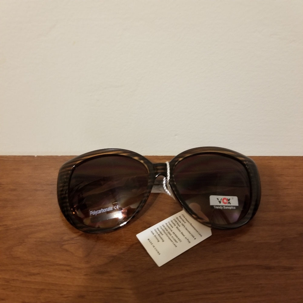 VOX Women's Brown Striped Oversized Cat Eye Trendy Sunoptics Sunglas… - Picture 4 of 7